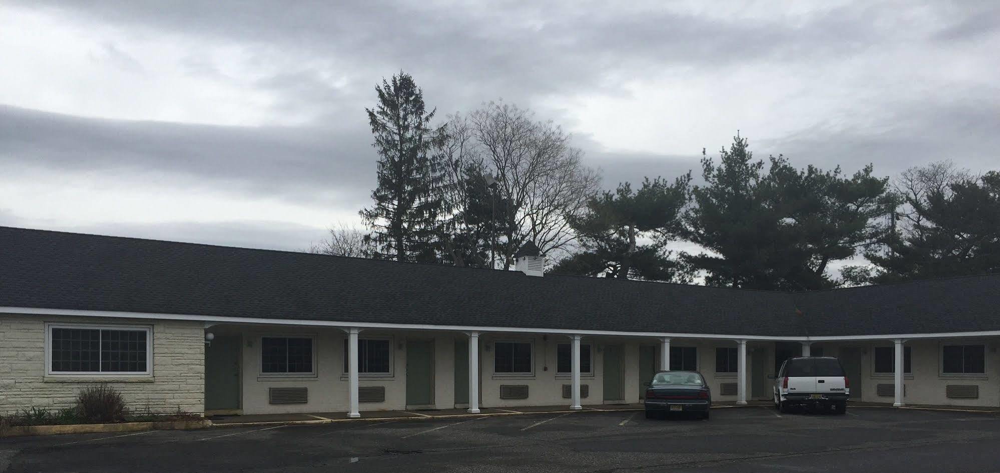 Track & Turf Motel Mount Laurel Kültér fotó