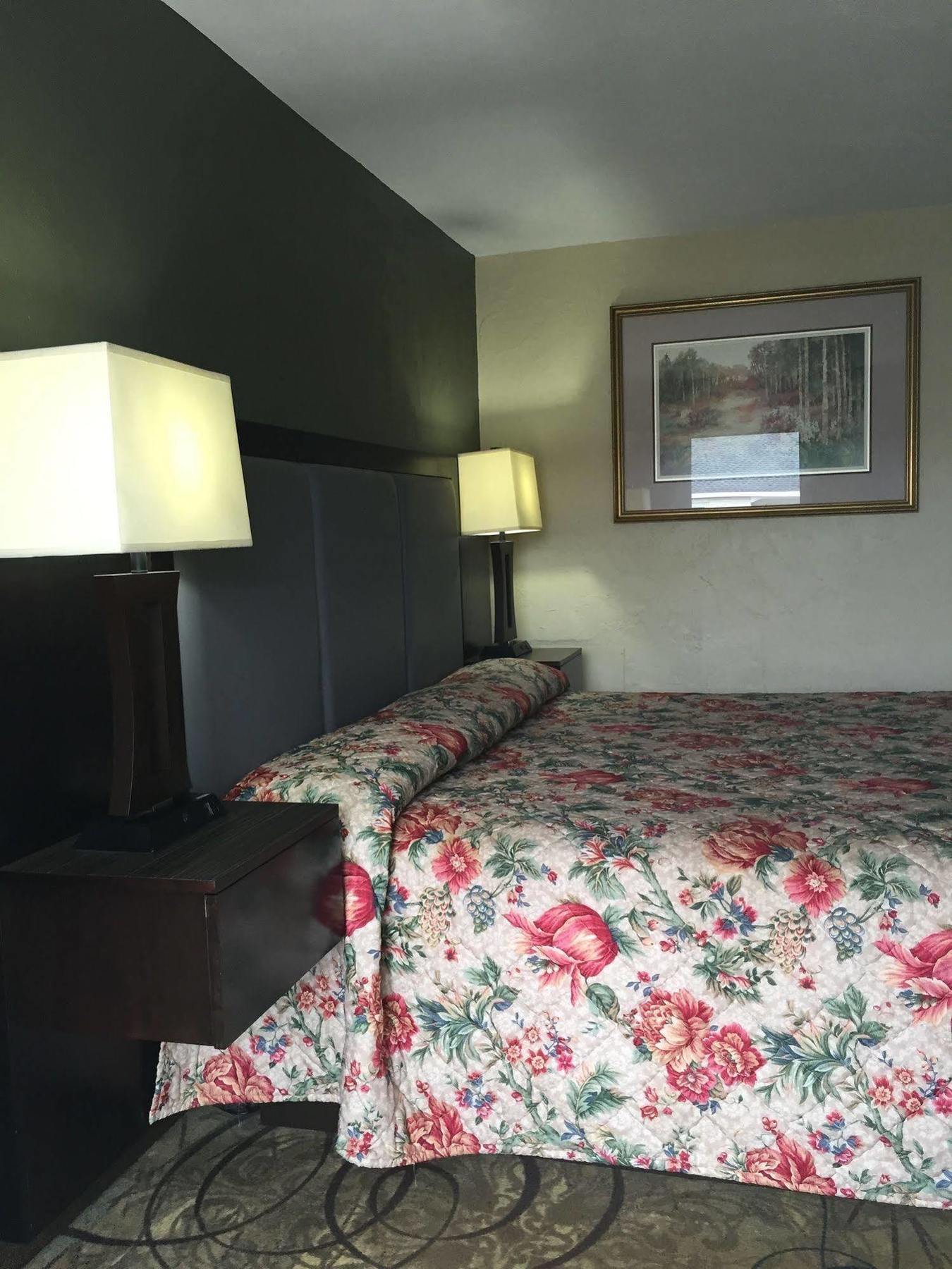 Track & Turf Motel Mount Laurel Kültér fotó